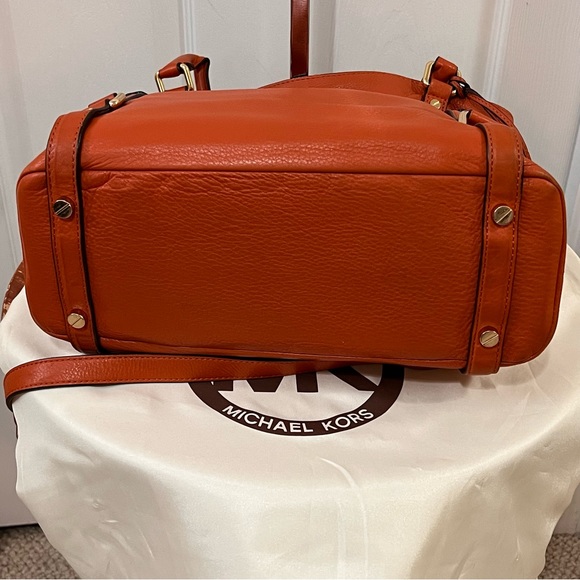 Michael Kors Orange Leather Large 2-in-1 Crossbody Purse/Tote - Picture 6 of 9